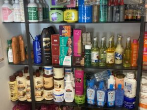 chicago_beauty_salon_big_choice_of_international_afro_hair_care_beauty_styling_with_cocoa_butter_and_body_lotions